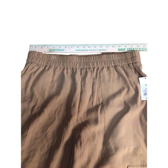 A New Day Women's Size XXL High-Rise Ankle Cargo Pants Elastic Waist Pockets Tan - Picture 7 of 10